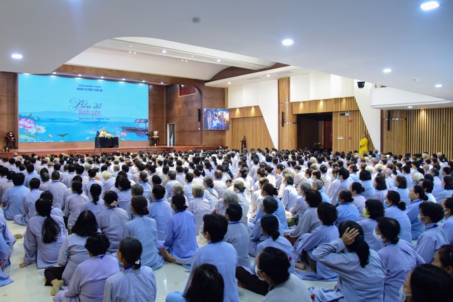 Dharma Talk “Peaceful place to stop ” – The 96th Seven-Day Retreat